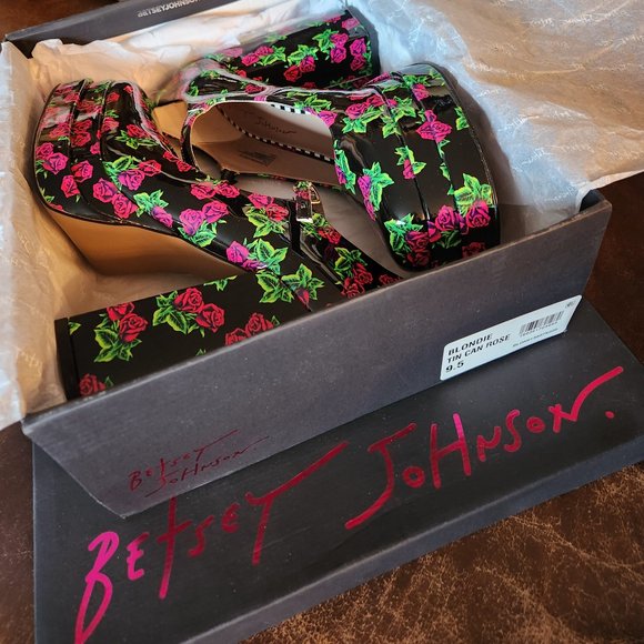 BRAND NEW Betsey Johnson 80TH BIRTHDAY BLONDIE ROSE MARYJANE PLATFORMS Size 9.5 - Picture 8 of 8